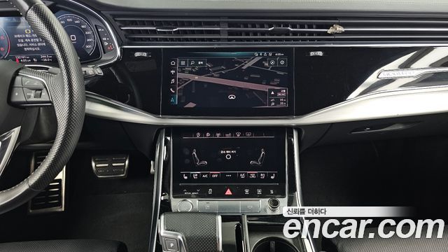Audi Q8 2020 — photo 20
