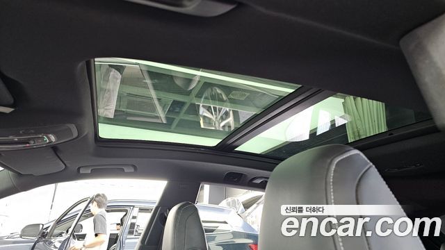 Audi Q8 2020 — photo 25