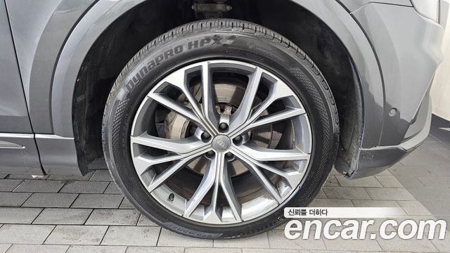 Audi Q8 2020 — photo 7