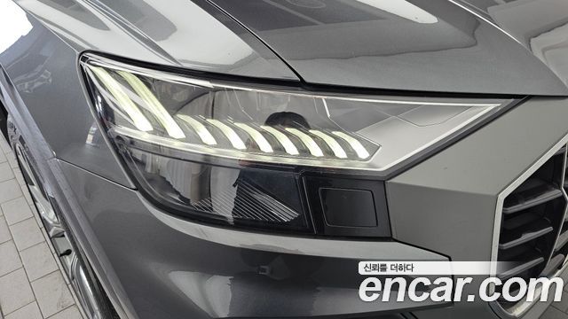 Audi Q8 2020 — photo 8