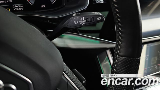 Audi Q8 2020 — photo 28