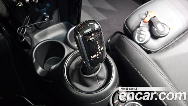 Mini Cooper 2022 — photo 9