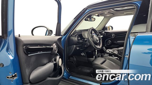 Mini Cooper 2022 — photo 10