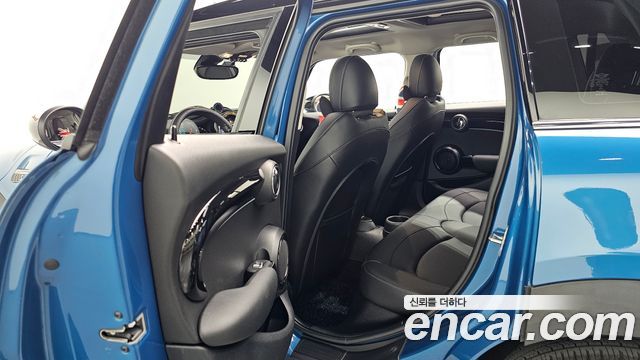 Mini Cooper 2022 — photo 11