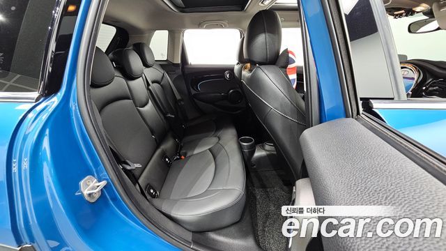 Mini Cooper 2022 — photo 12