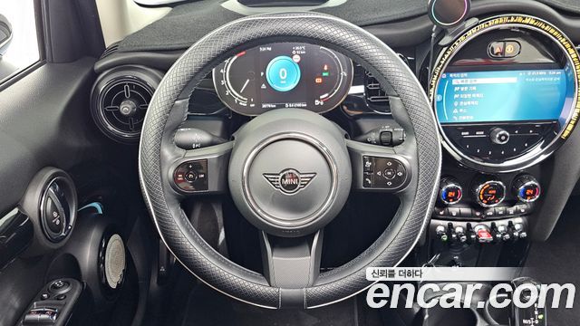 Mini Cooper 2022 — photo 13
