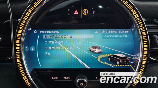 Mini Cooper 2022 — photo 17
