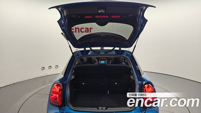 Mini Cooper 2022 — photo 20