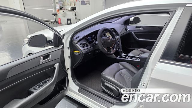 Hyundai Sonata 2016 — photo 13