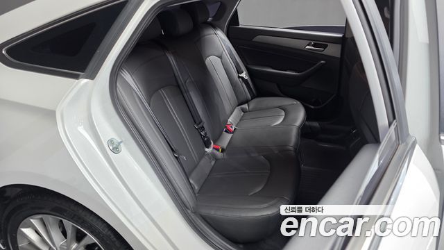 Hyundai Sonata 2016 — photo 17