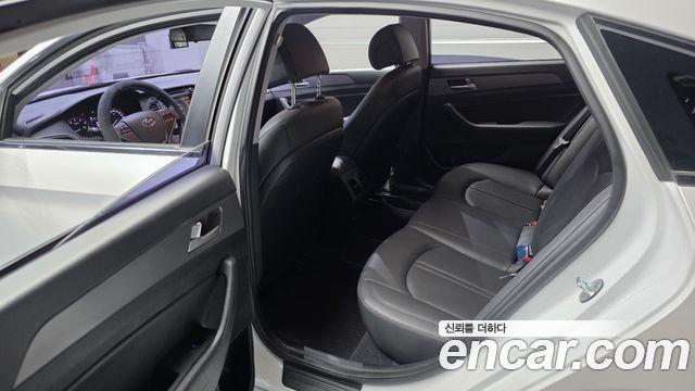 Hyundai Sonata 2016 — photo 18