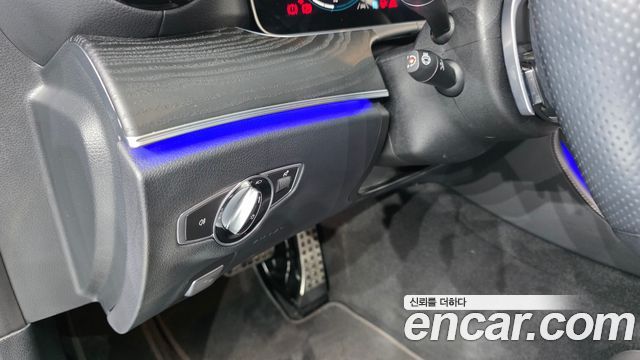 Mercedes-Benz CLS-Class 2022 — photo 24