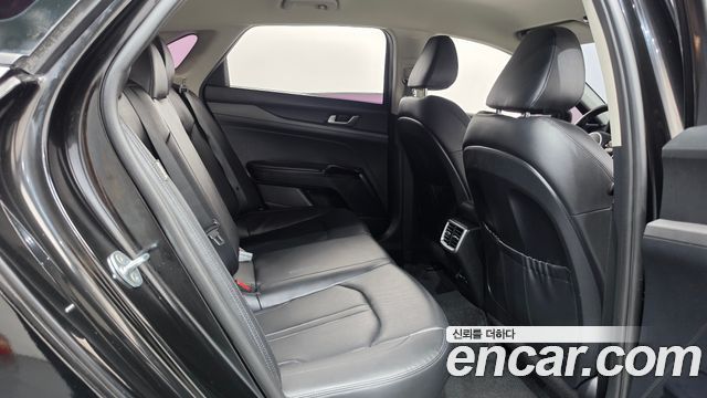 Kia K5 2022 — photo 17