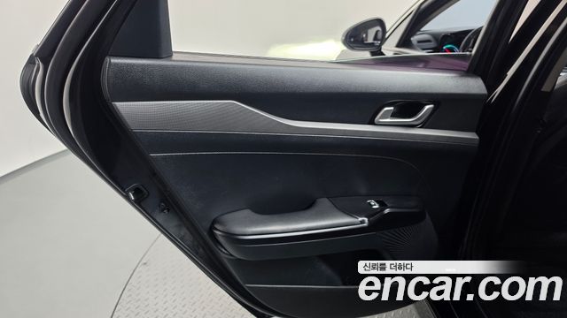 Kia K5 2022 — photo 15