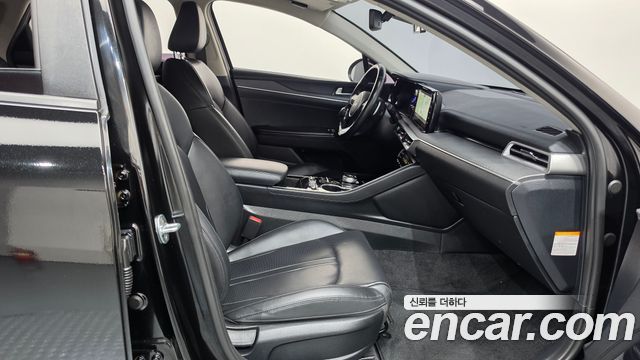 Kia K5 2022 — photo 16