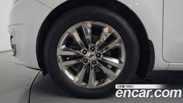 Kia Canival 2016 — photo 5