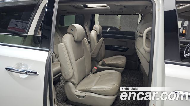 Kia Canival 2016 — photo 17