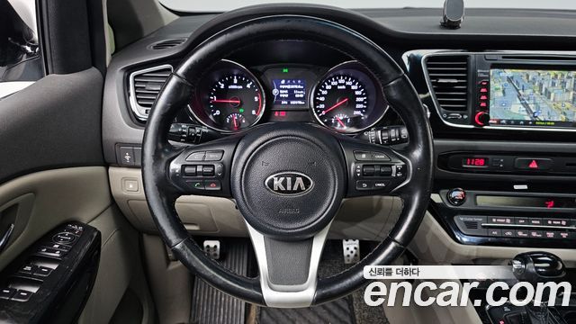 Kia Canival 2016 — photo 19