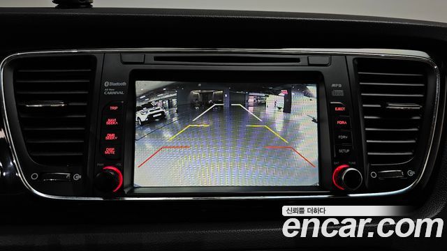 Kia Canival 2016 — photo 21