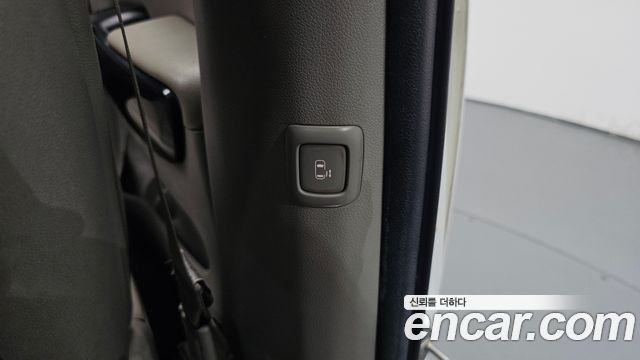 Kia Canival 2016 — photo 24