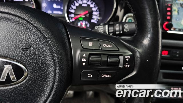 Kia Canival 2016 — photo 32