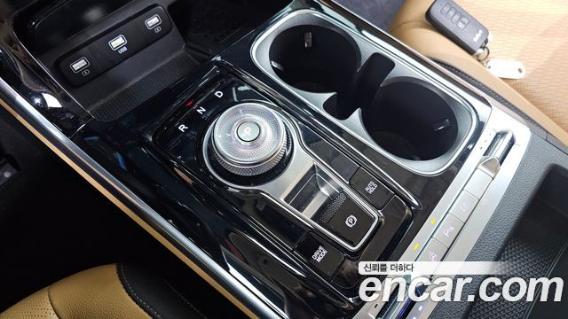 Kia Canival 2023 — photo 12