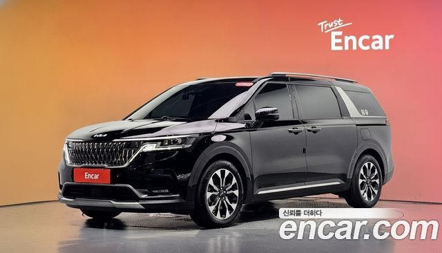 Kia Canival 2023 — photo 1