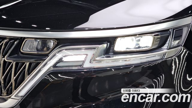 Kia Canival 2023 — photo 8