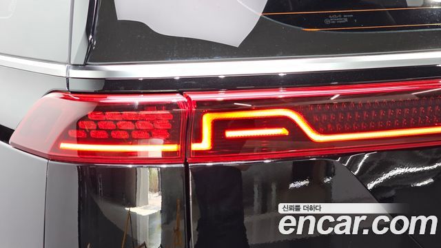 Kia Canival 2023 — photo 9