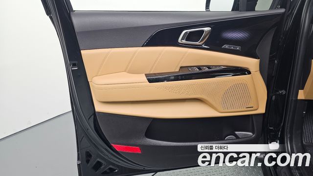 Kia Canival 2023 — photo 14