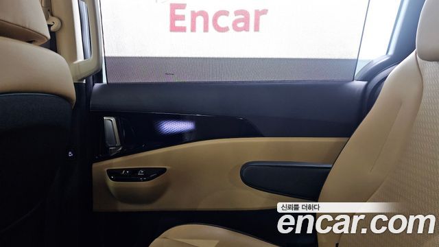 Kia Canival 2023 — photo 15