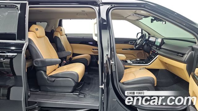 Kia Canival 2023 — photo 16