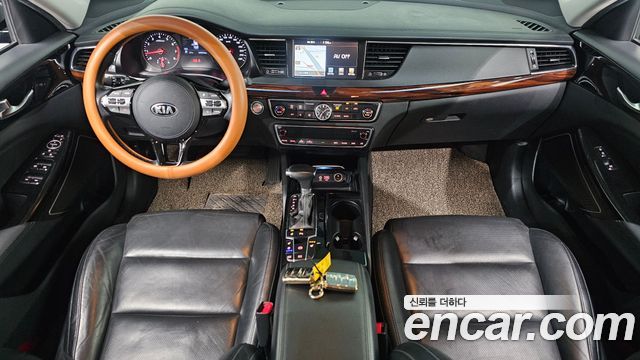 Kia K7 2016 — photo 10