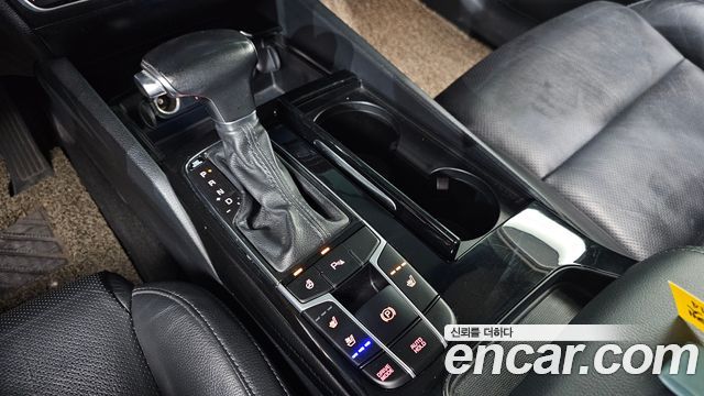 Kia K7 2016 — photo 12