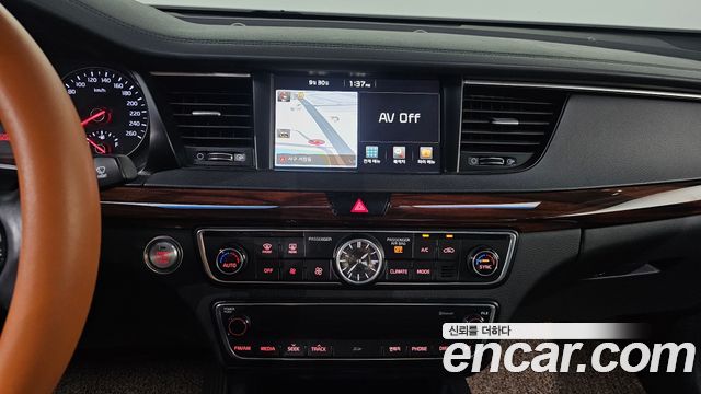 Kia K7 2016 — photo 20