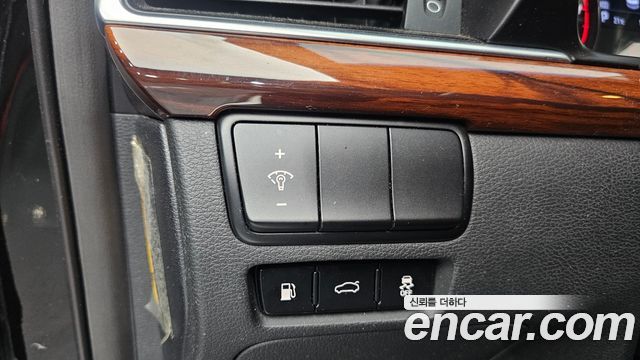 Kia K7 2016 — photo 32