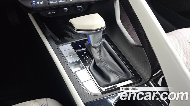 Hyundai AVANTE 2021 — photo 12