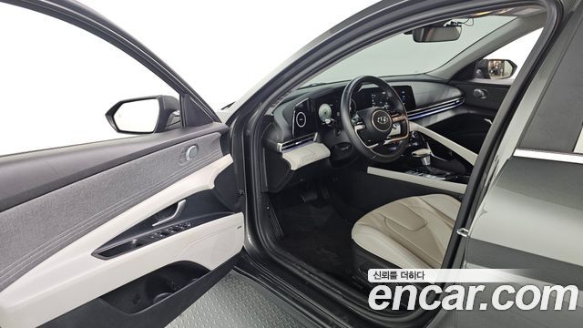 Hyundai AVANTE 2021 — photo 13