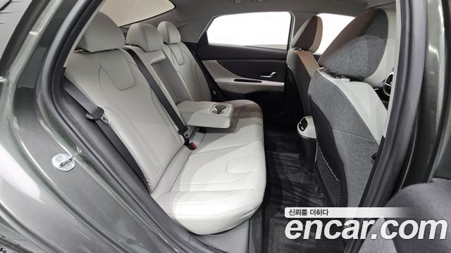 Hyundai AVANTE 2021 — photo 17