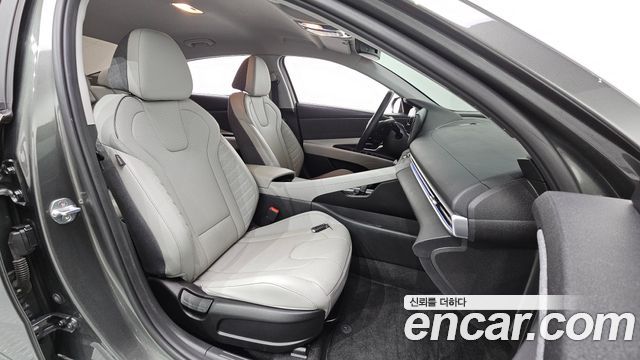 Hyundai AVANTE 2021 — photo 16