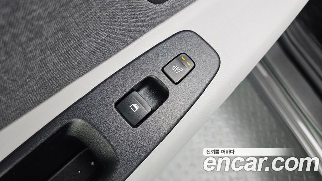 Hyundai AVANTE 2021 — photo 31
