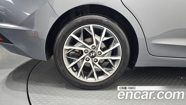 Hyundai AVANTE 2019 — photo 5