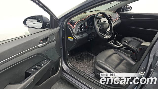 Hyundai AVANTE 2019 — photo 13