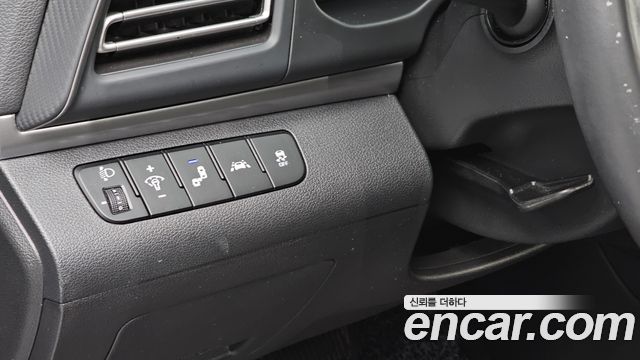 Hyundai AVANTE 2019 — photo 23