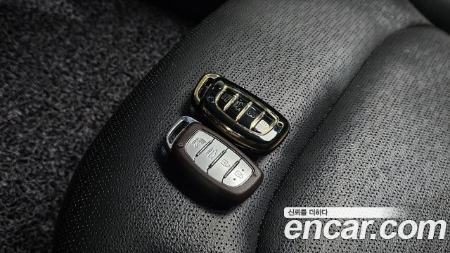Hyundai AVANTE 2019 — photo 24