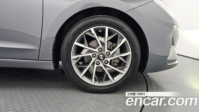 Hyundai AVANTE 2019 — photo 7