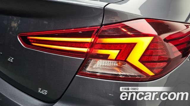Hyundai AVANTE 2019 — photo 9