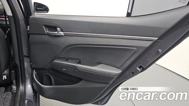 Hyundai AVANTE 2019 — photo 15