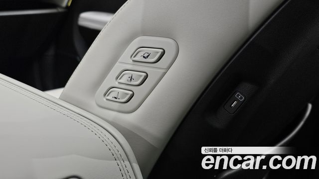 Hyundai Santafe 2025 — photo 29