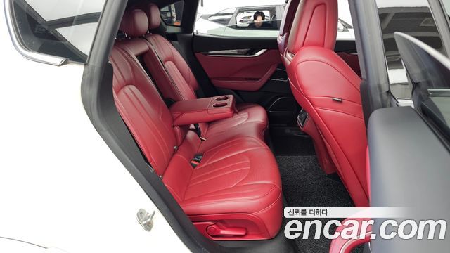 Maserati Levante 2018 — photo 17